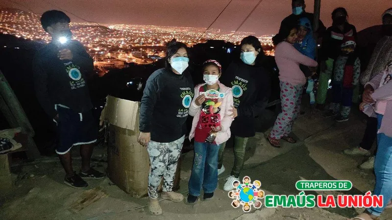 Dónde donar ropa usada en Pueblo Libre: ¡Transforma vidas con Emaús La Unión!